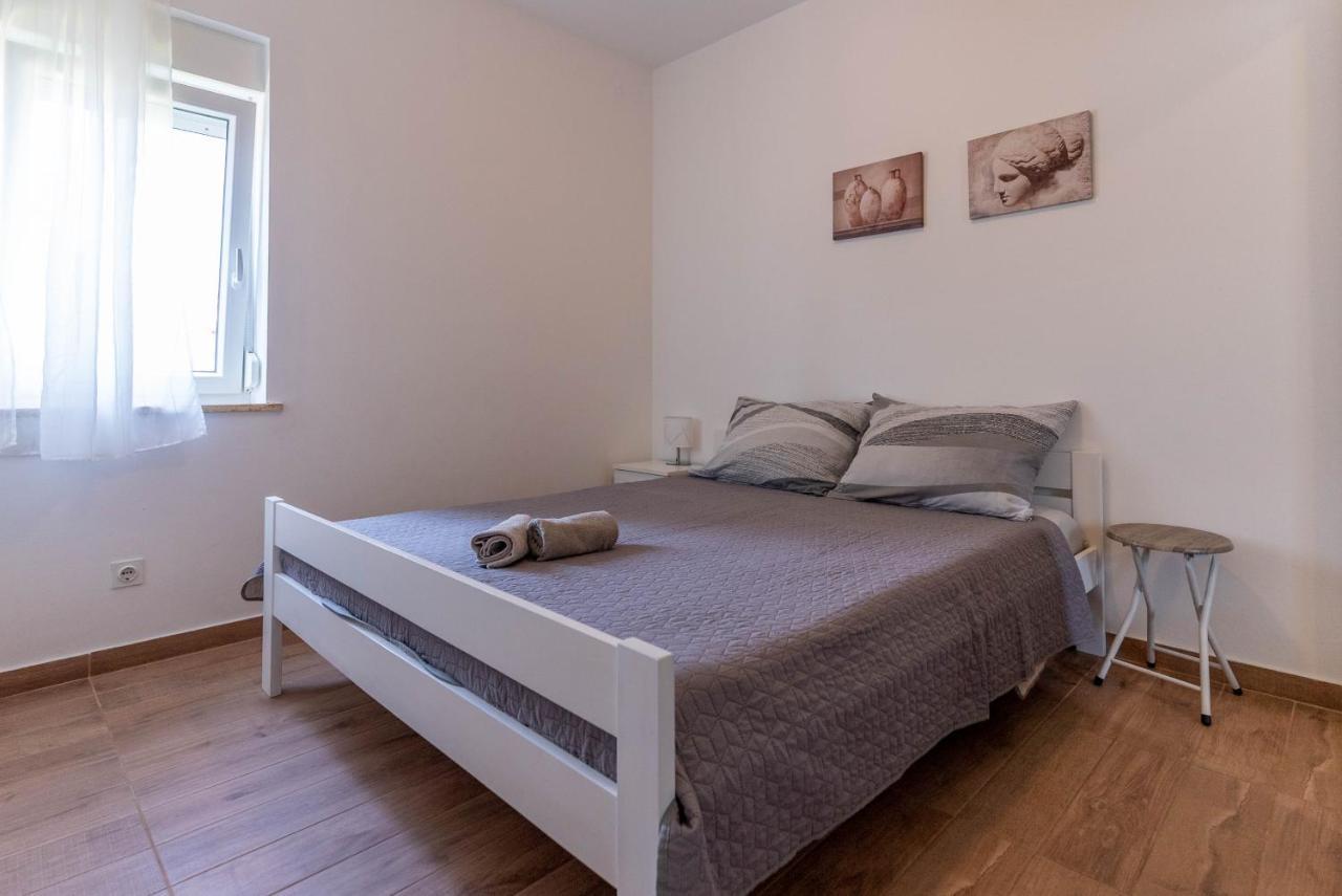 Briuni Riviera Apartment Пула Екстериор снимка